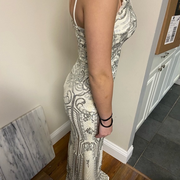 Formal Dress, never worn - Picture 3 of 6